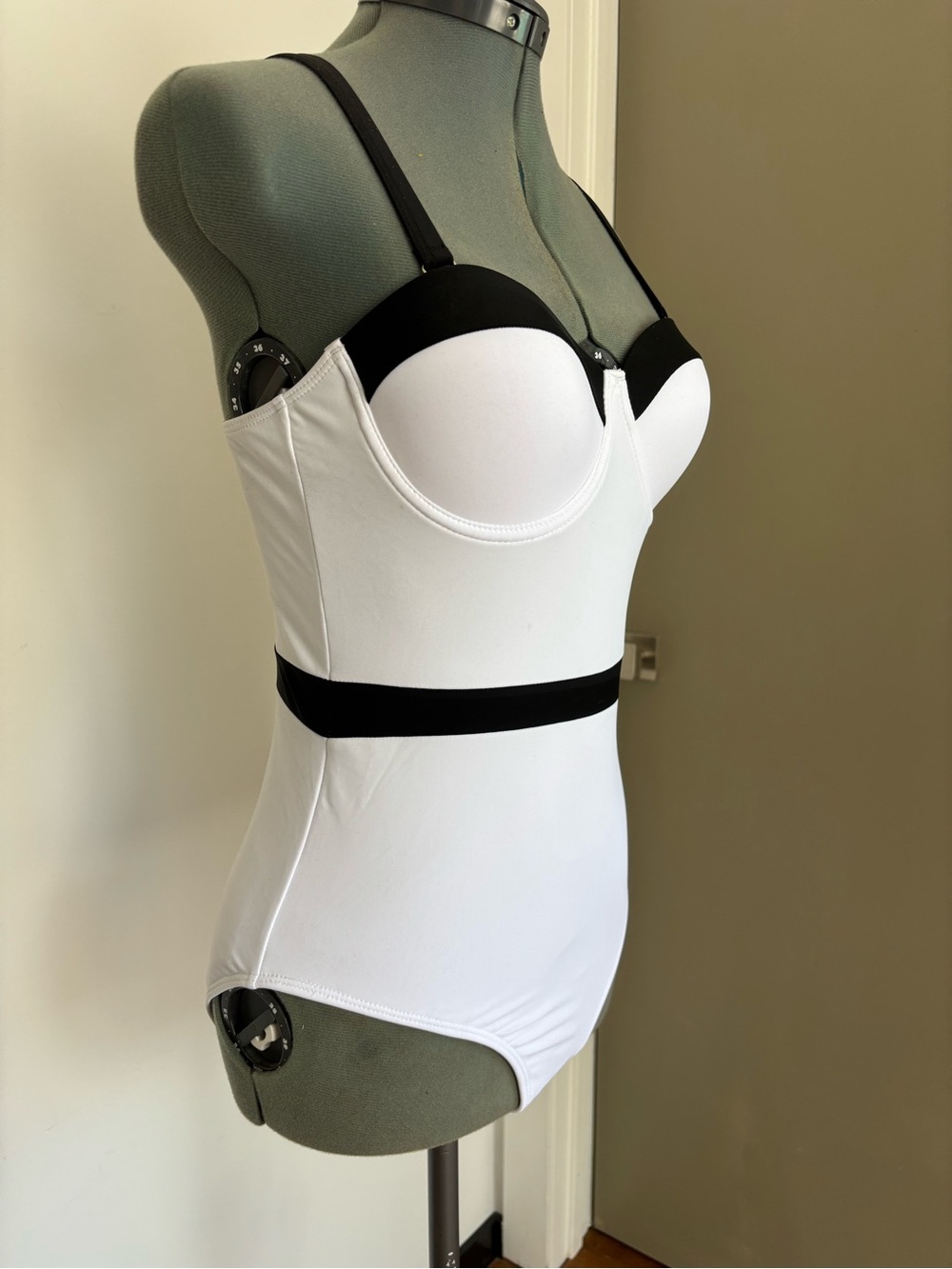 CUPSHE Black/White Colorblock One Piece Swimsuit S NWT